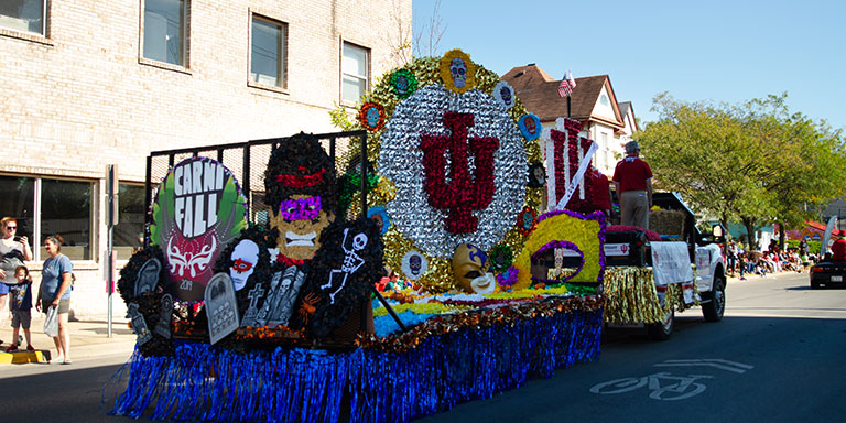 IU CarniFall float for the Harvest Homecoming parade